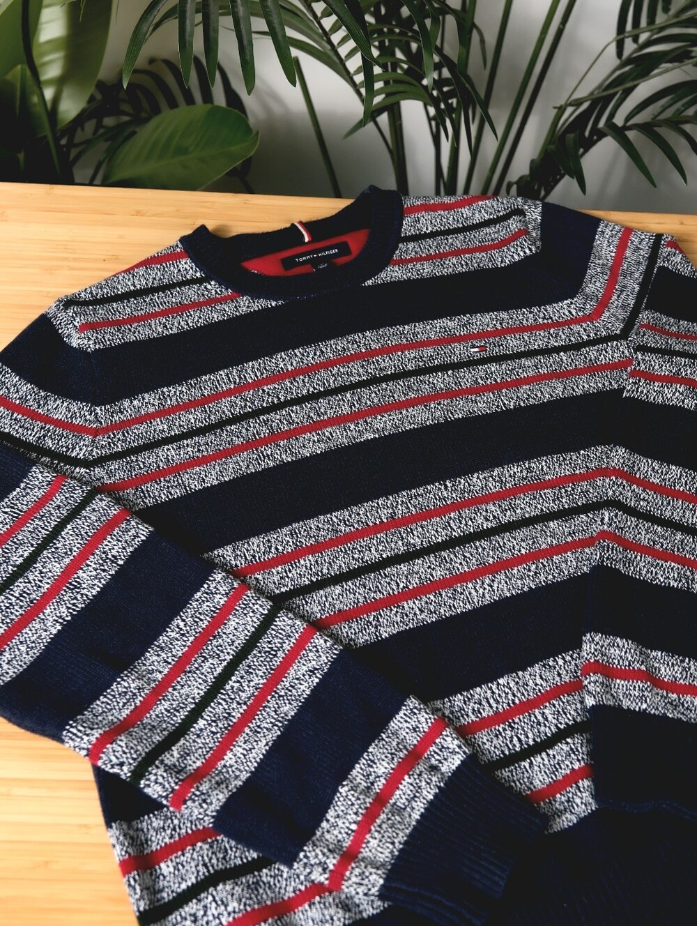 TOMMY HILFIGER CREWNECK SWEATER